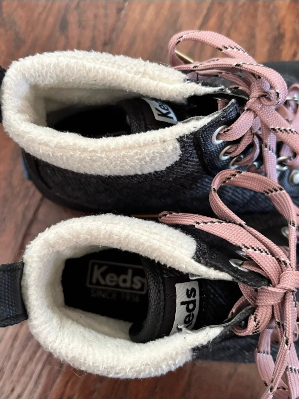 Keds Women's Black Lace-Up Ankle Sneaker Boots with Fuzzy Lining Size 8